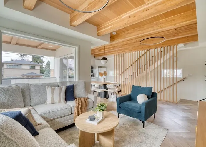 Alberta Arts-Tastic Townhouse