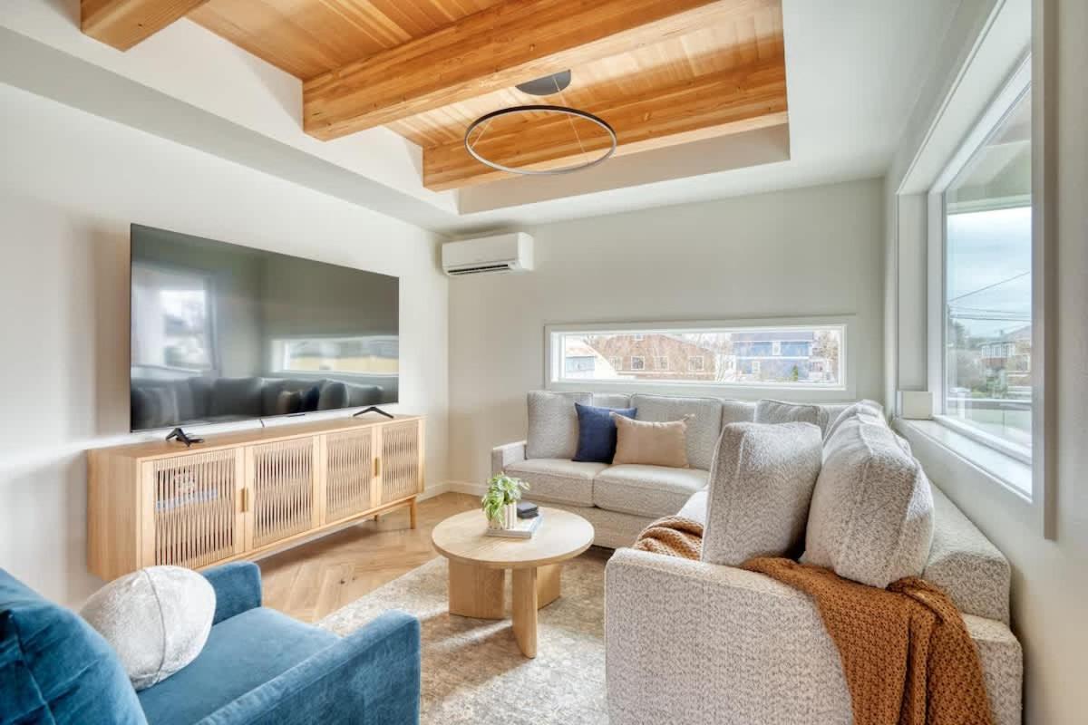 Alberta Arts-tastic Townhouse Holiday home *